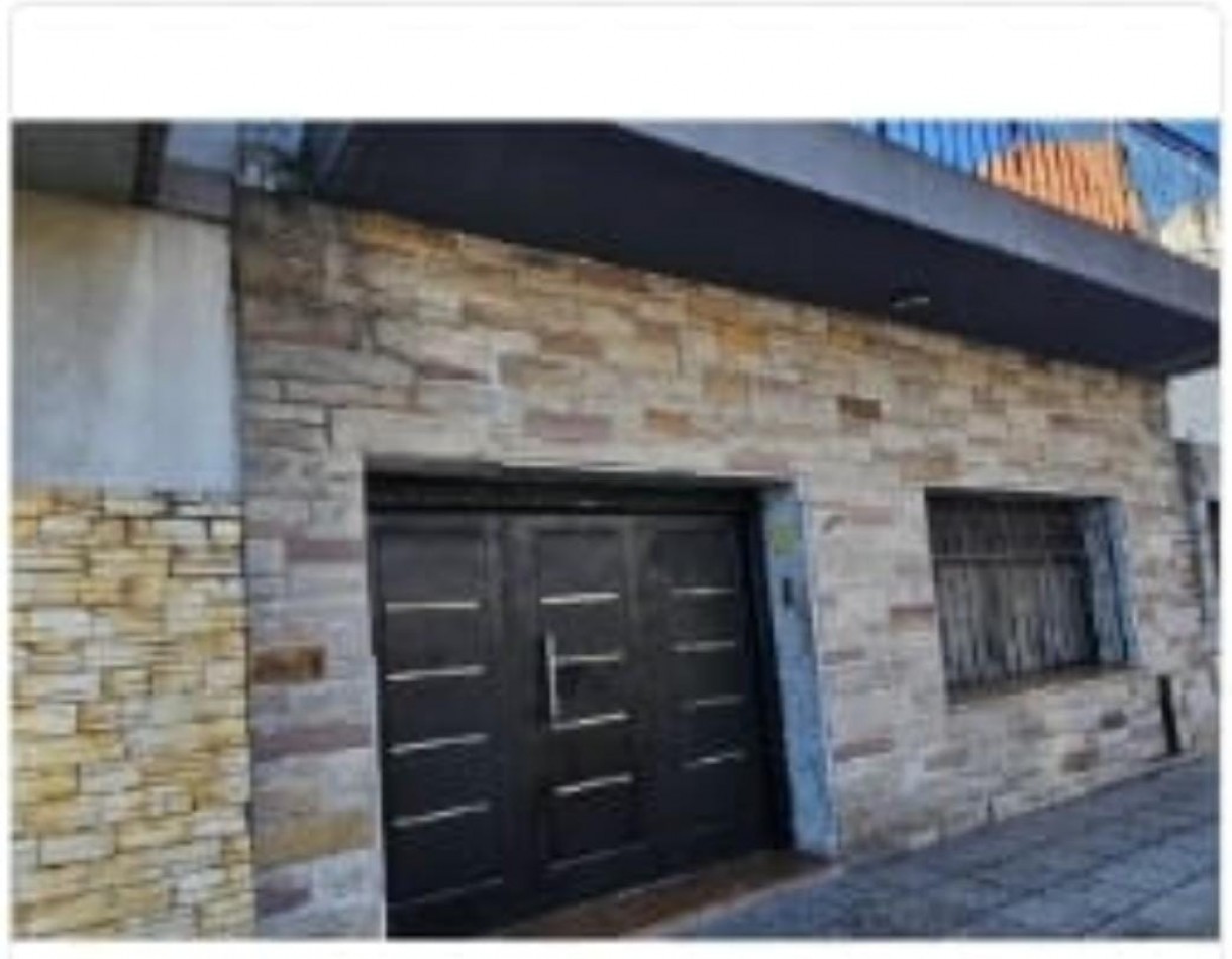 Timoteo Gordillo 1500. Casa 4 ambientes.