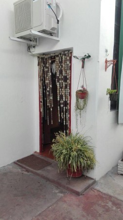 Av. de los Corrales 6700. Local y vivienda.