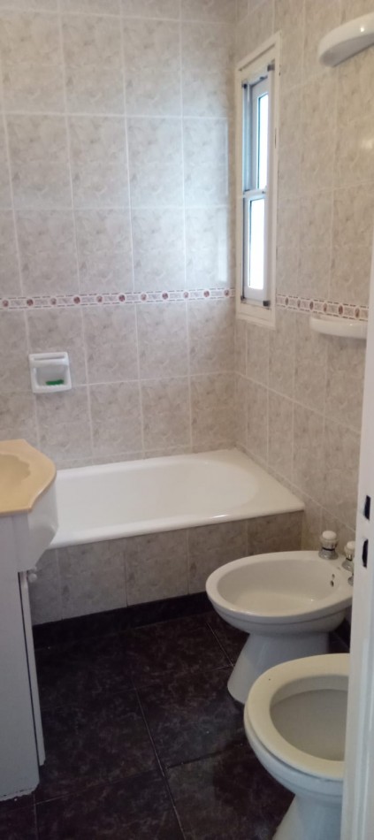 Curuzu Cuatia 2400. Departamento 3 ambientes.