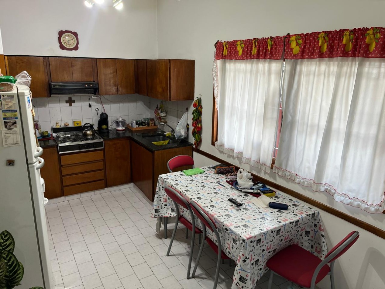 Oliden 85. Casa 6 ambientes o casa multifamiliar.