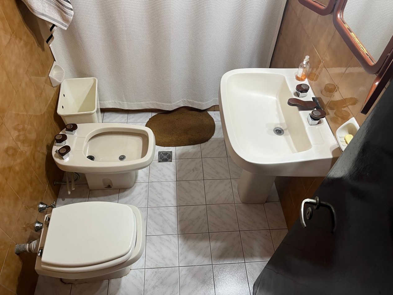 Oliden 85. Casa 6 ambientes o casa multifamiliar.