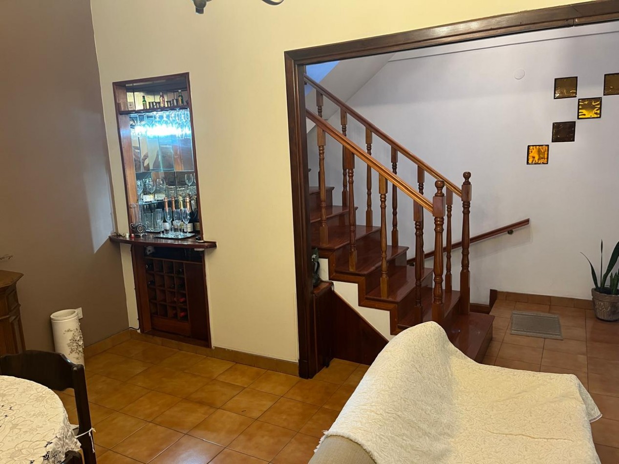 Oliden 85. Casa 6 ambientes o casa multifamiliar.