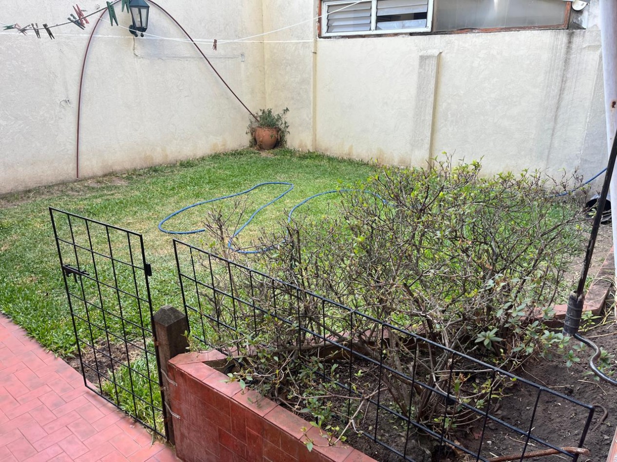 Oliden 85. Casa 6 ambientes o casa multifamiliar.
