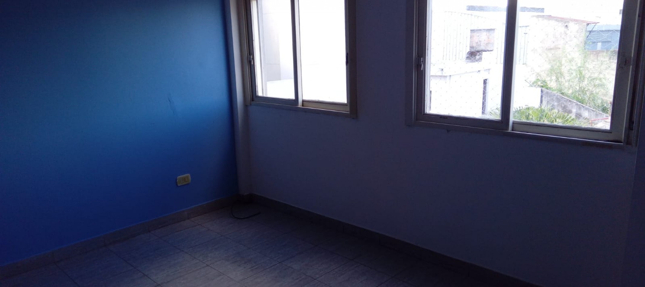 Martiniano Leguizamon 700. Duplex 3 ambientes al frente.