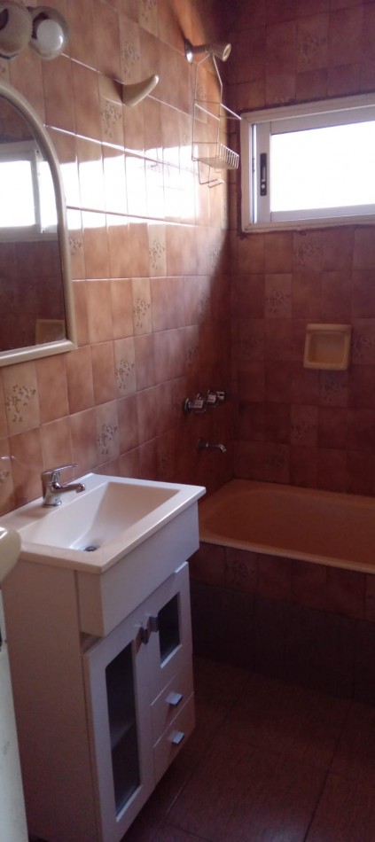 Martiniano Leguizamon 700. Duplex 3 ambientes al frente.