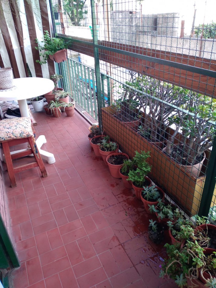 Cosquin 700. Departamento 2 ambientes contrafrente.