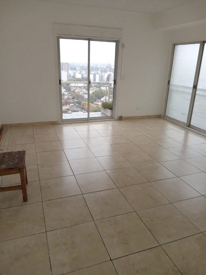 Manuel Artigas 5100. Departamento 3 ambientes al frente.