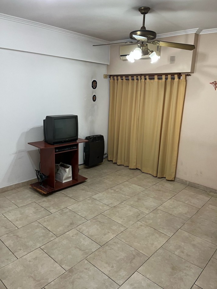 Zequeira 6900. PH 2 ambientes planta baja con patio.
