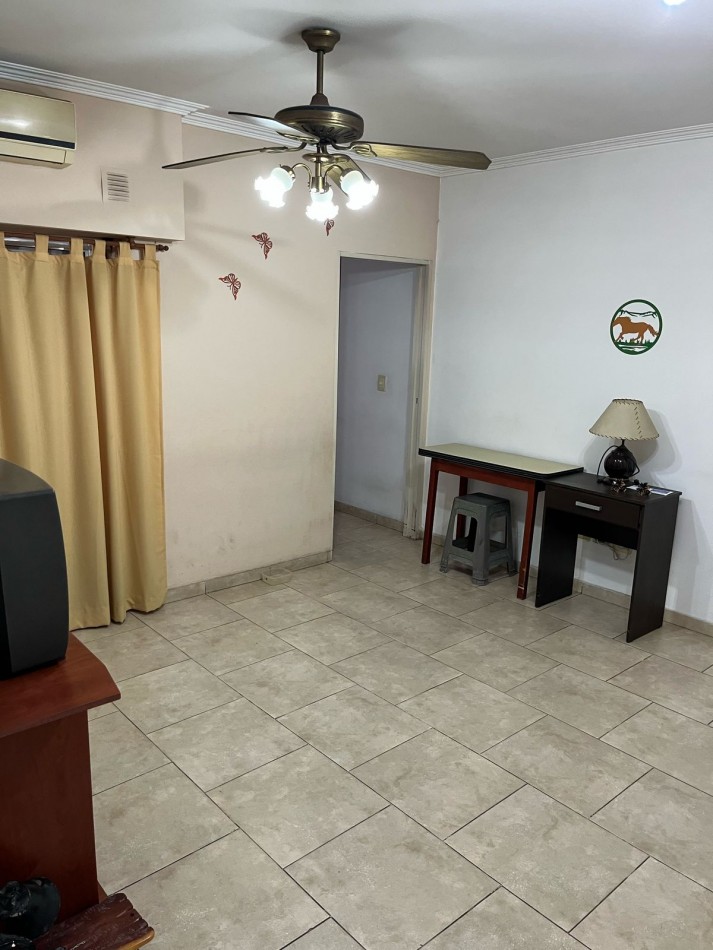 Zequeira 6900. PH 2 ambientes planta baja con patio.
