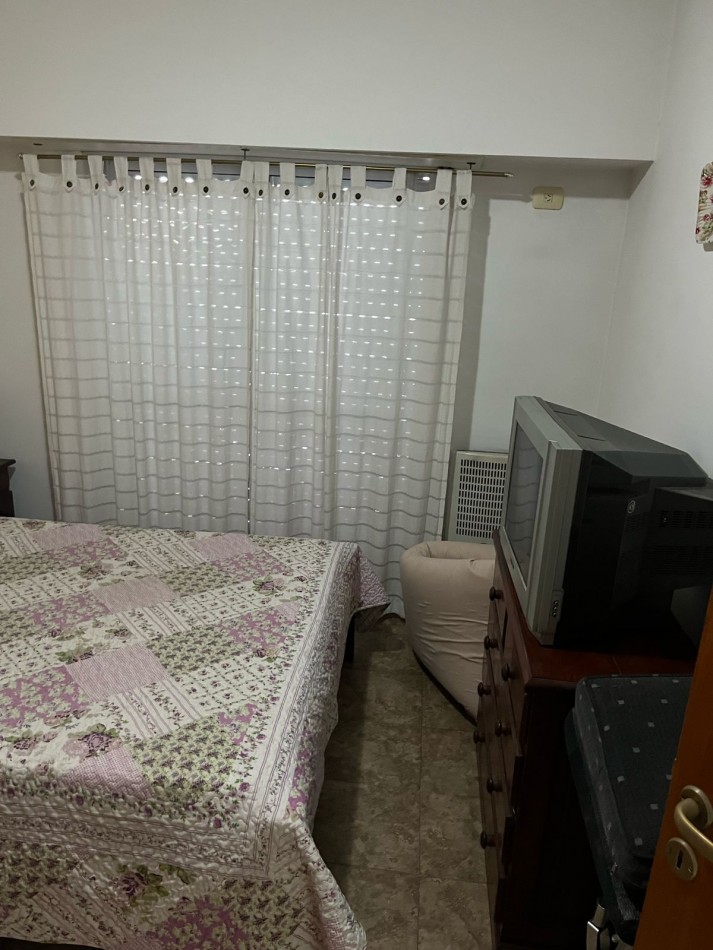 Zequeira 6900. PH 2 ambientes planta baja con patio.