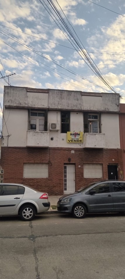 Basualdo 2500. PH 4 ambientes al frente.