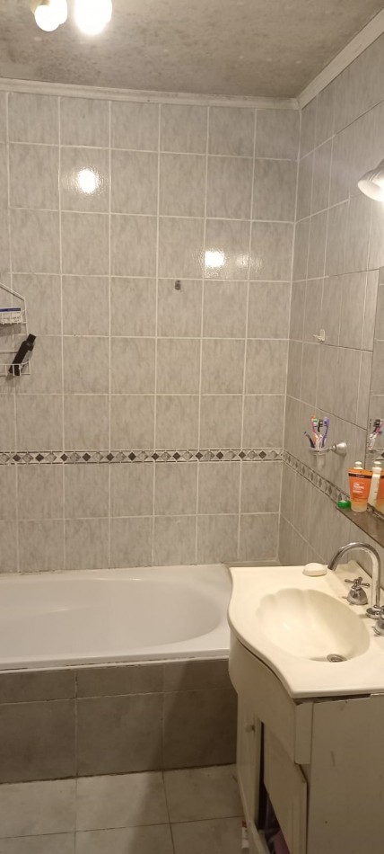 Basualdo 2500. PH 4 ambientes al frente.