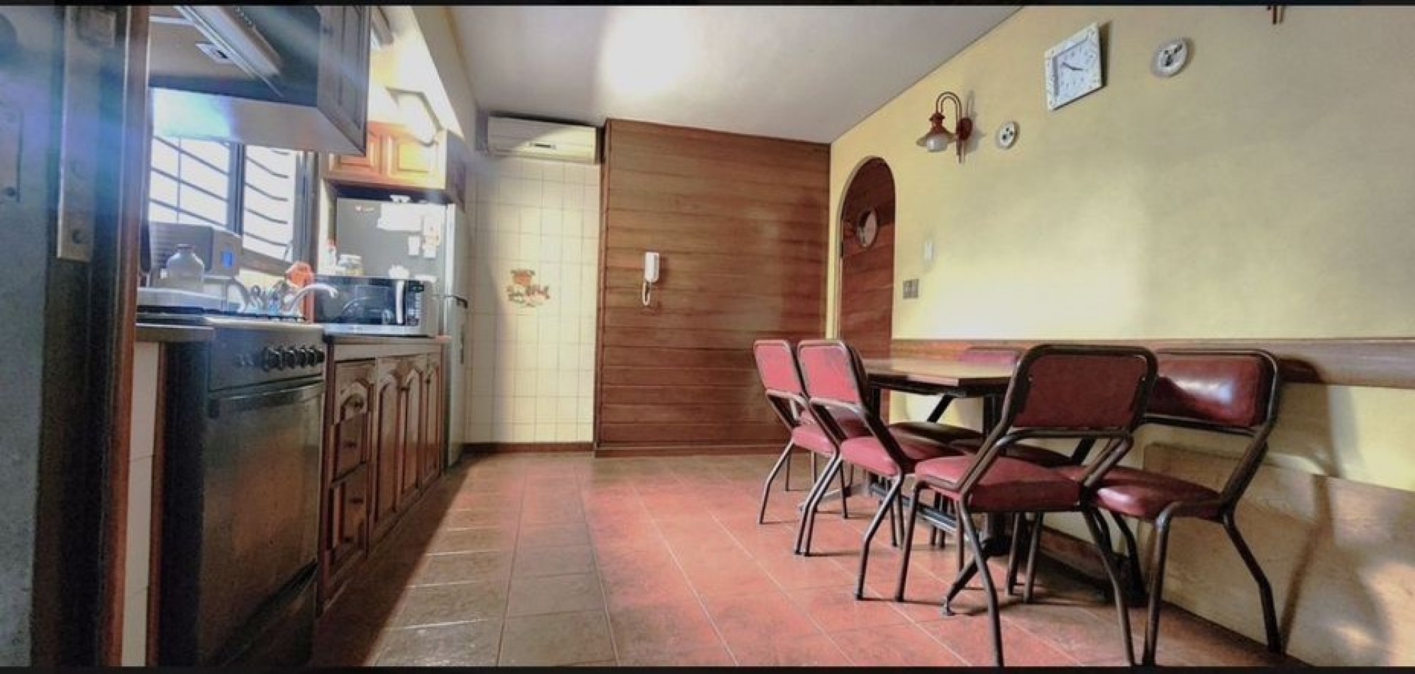 Ercilla 7000. Casa 4 ambientes.