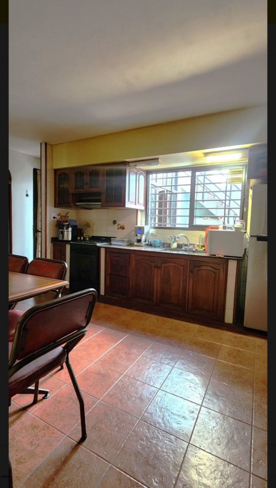 Ercilla 7000. Casa 4 ambientes.