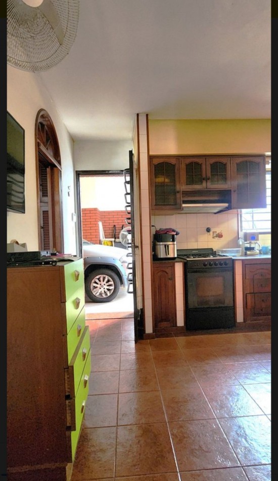 Ercilla 7000. Casa 4 ambientes.