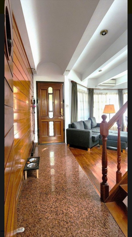 Ercilla 7000. Casa 4 ambientes.