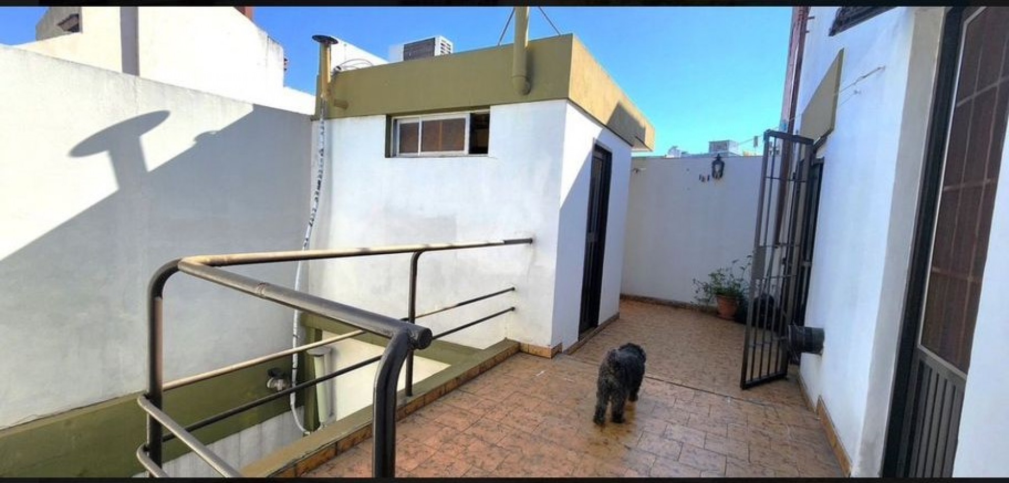 Ercilla 7000. Casa 4 ambientes.