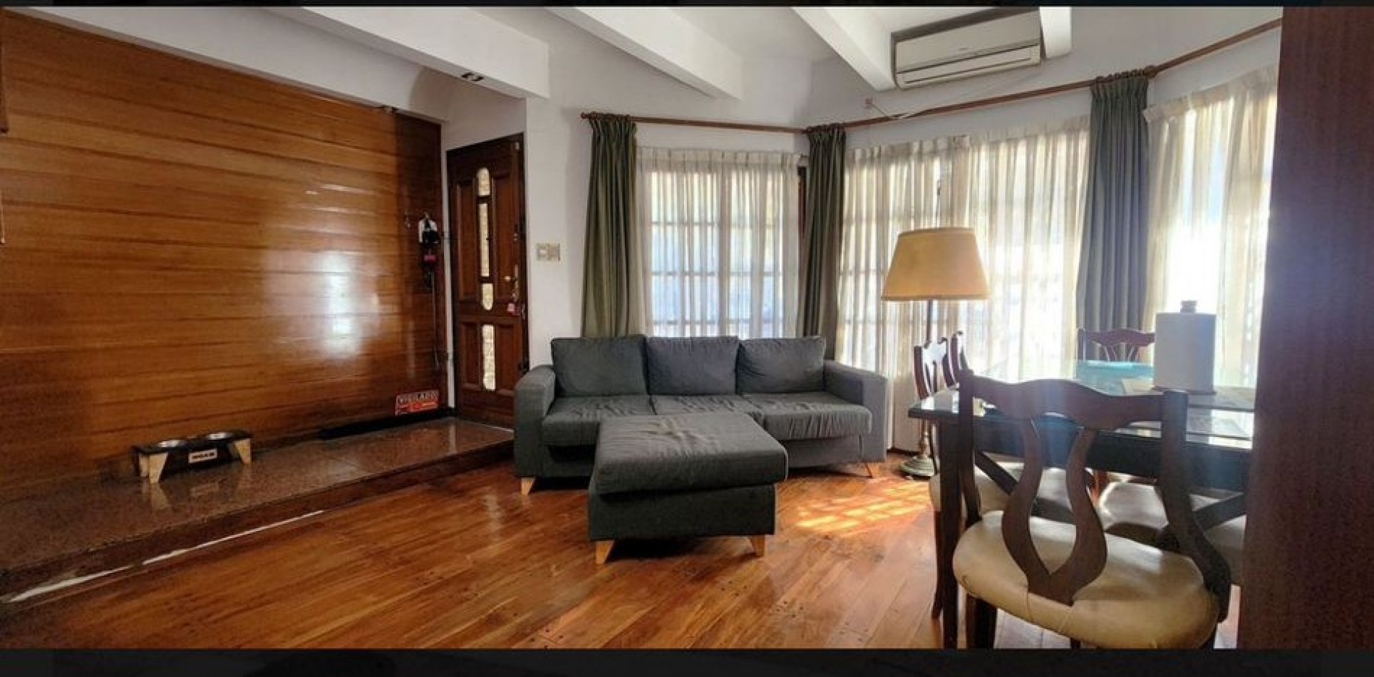 Ercilla 7000. Casa 4 ambientes.