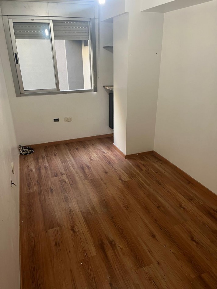 Larrazabal 1100. Departamento 4 ambientes con cochera.