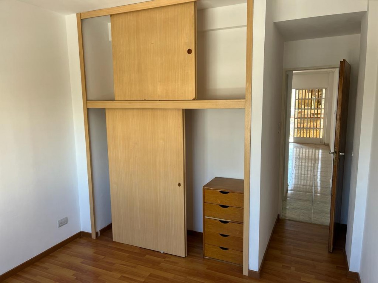 Pola 100. Departamento 2 ambientes frente