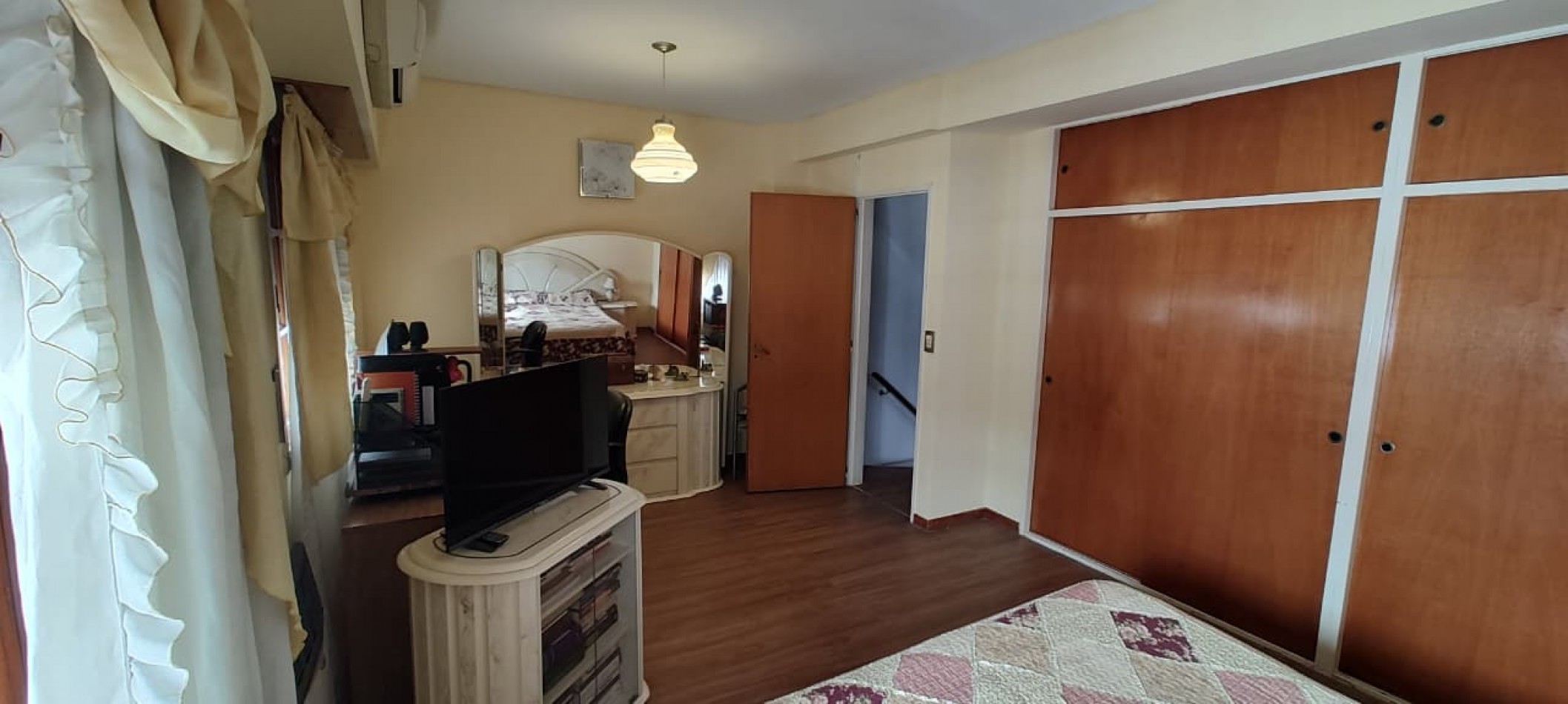 Zequeira 7100. Triplex 3 ambientes.