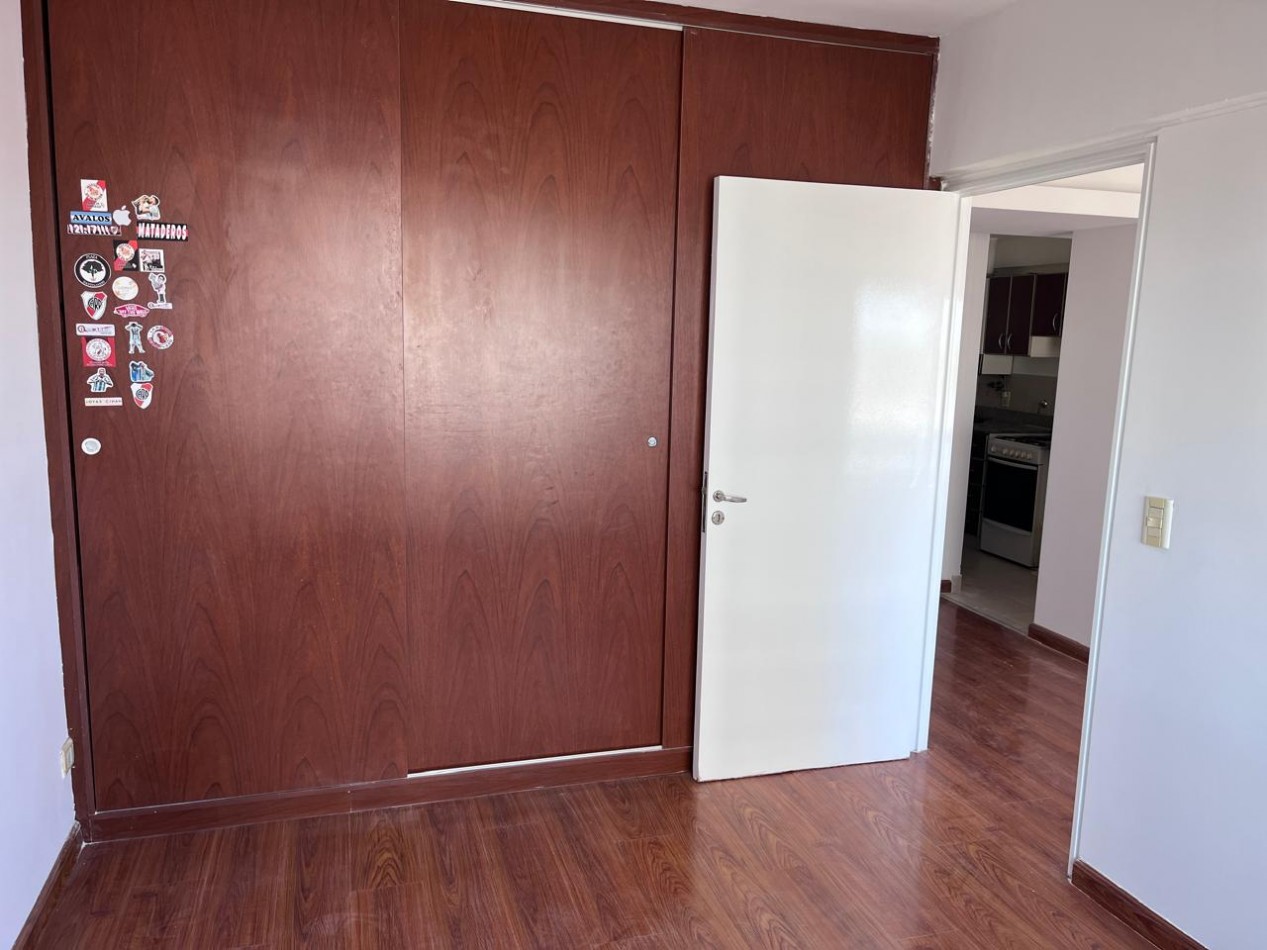 Juan Bautista Alberdi 5800. Departamento 2 ambientes con cochera.
