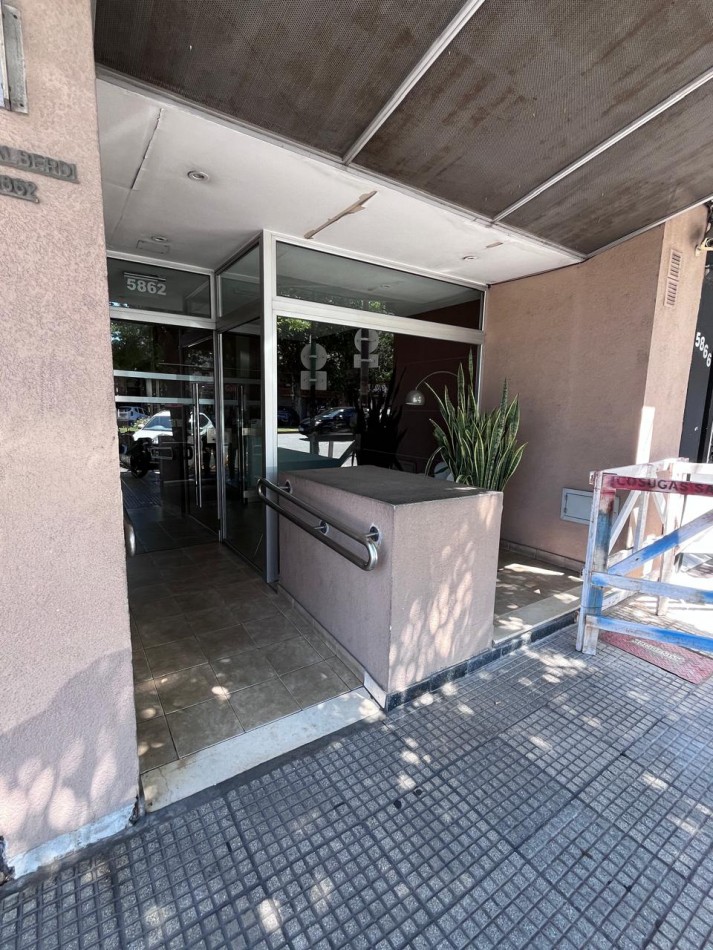 Juan Bautista Alberdi 5800. Departamento 2 ambientes con cochera.
