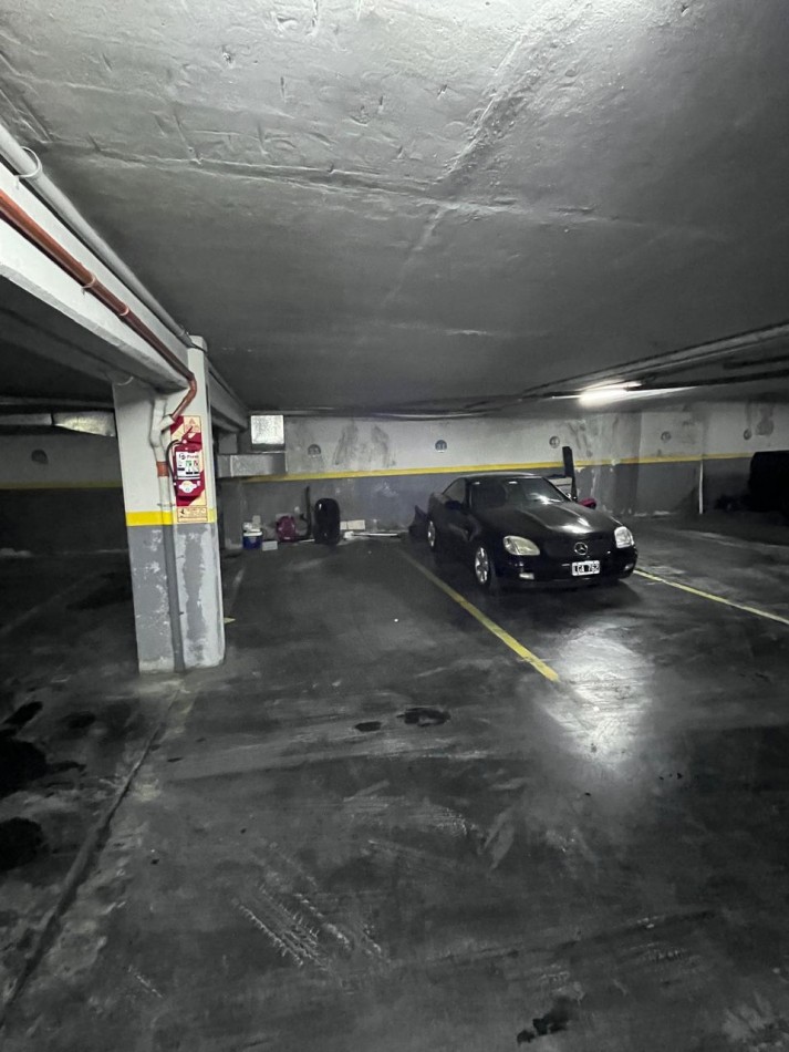 Juan Bautista Alberdi 5800. Departamento 2 ambientes con cochera.