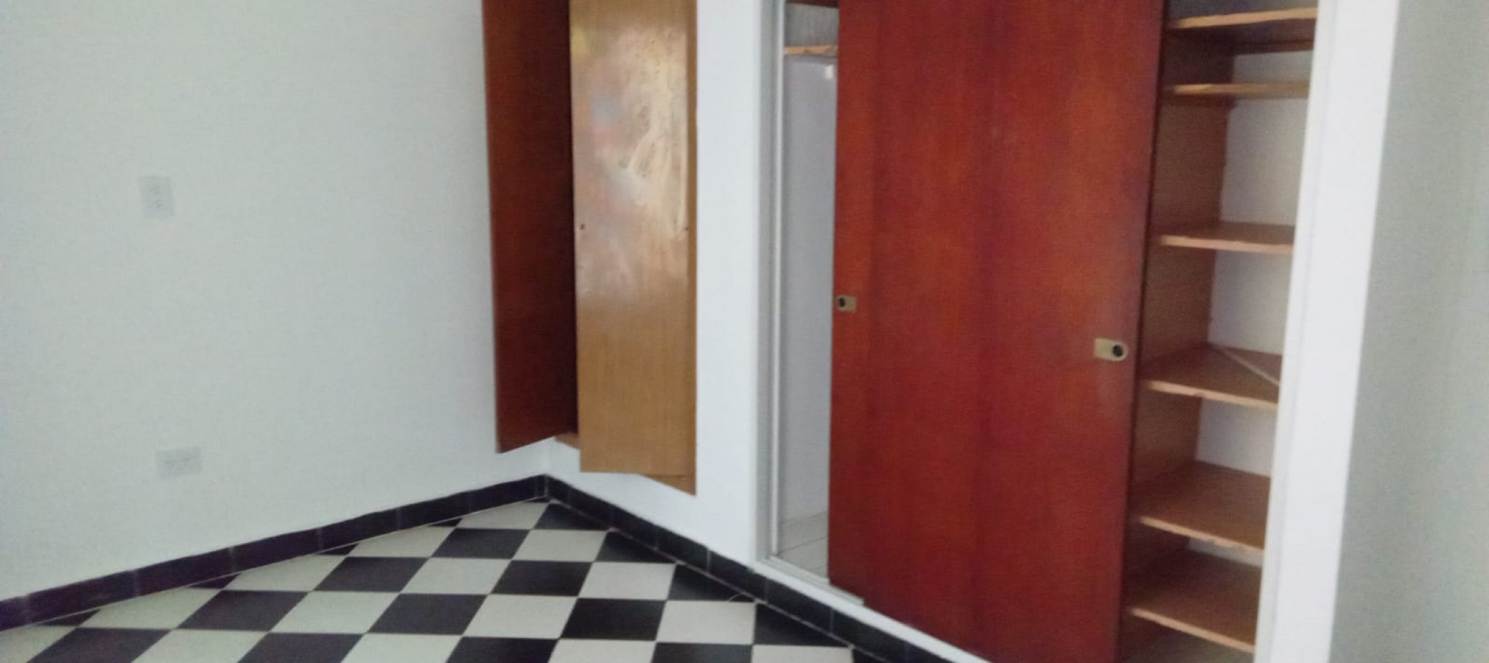 Patron 6300. Monoambiente frente.