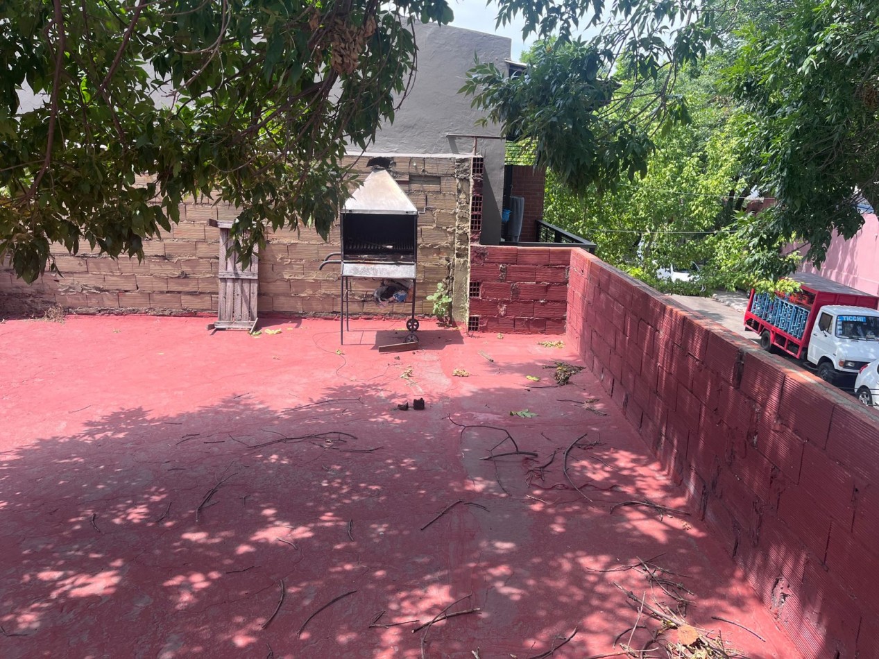 Chascomus 5200. PH 2 ambientes al frente con terraza.