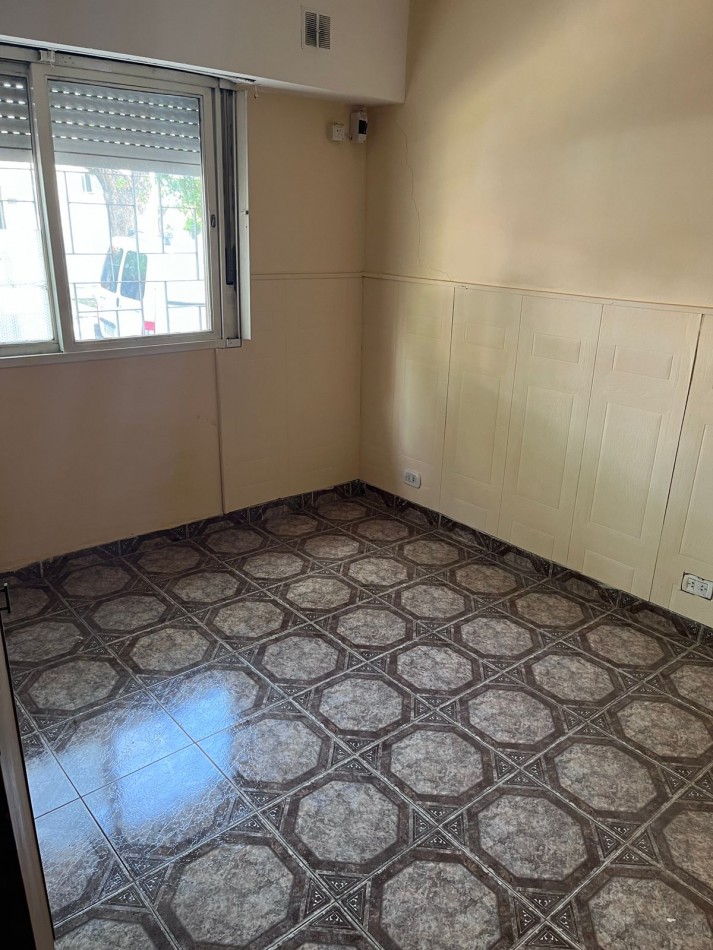 Chascomus 5200. PH 2 ambientes al frente con terraza.