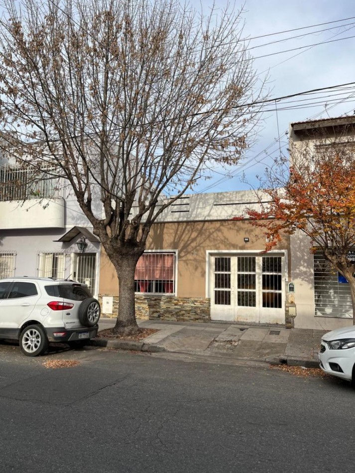 Cañada de Gomez 1400. Casa 3 ambientes.