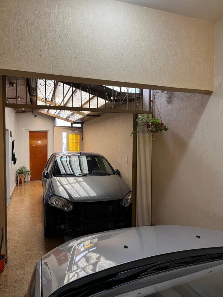 Cañada de Gomez 1400. Casa 3 ambientes.