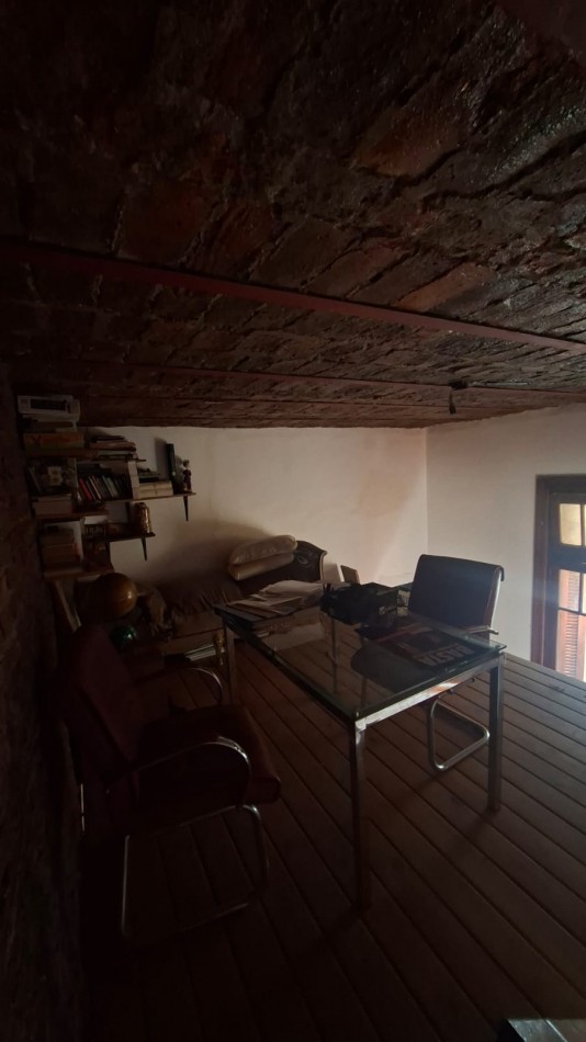 Escalada 900. PH 3 ambientes planta baja.