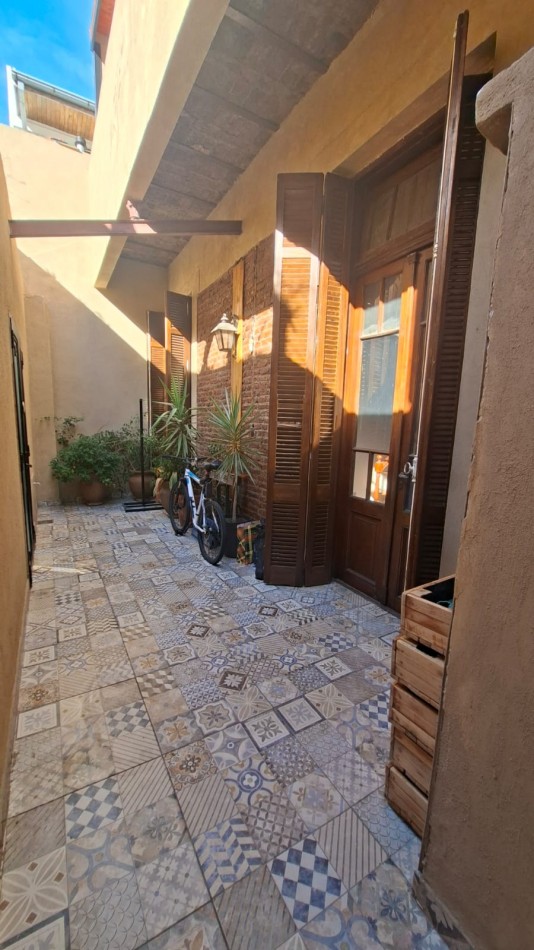 Escalada 900. PH 3 ambientes planta baja.