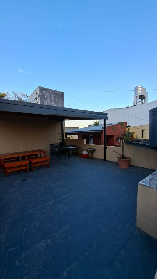 Escalada 900. PH 3 ambientes planta baja.