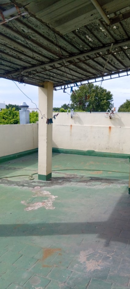 Montiel 2000. Departamento 3 ambientes al frente.