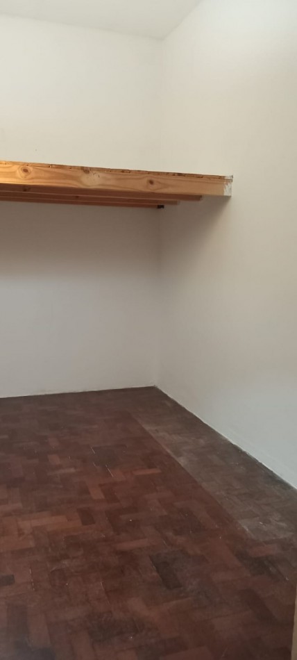 Carhue 1200. PH 3 ambientes planta baja contrafrente.