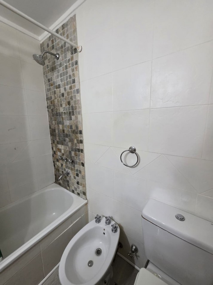 Carhue 1300. PH 3 ambientes.