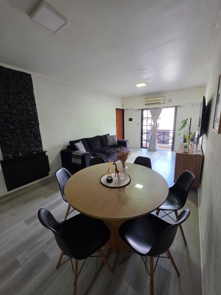 Carhue 1300. PH 3 ambientes.