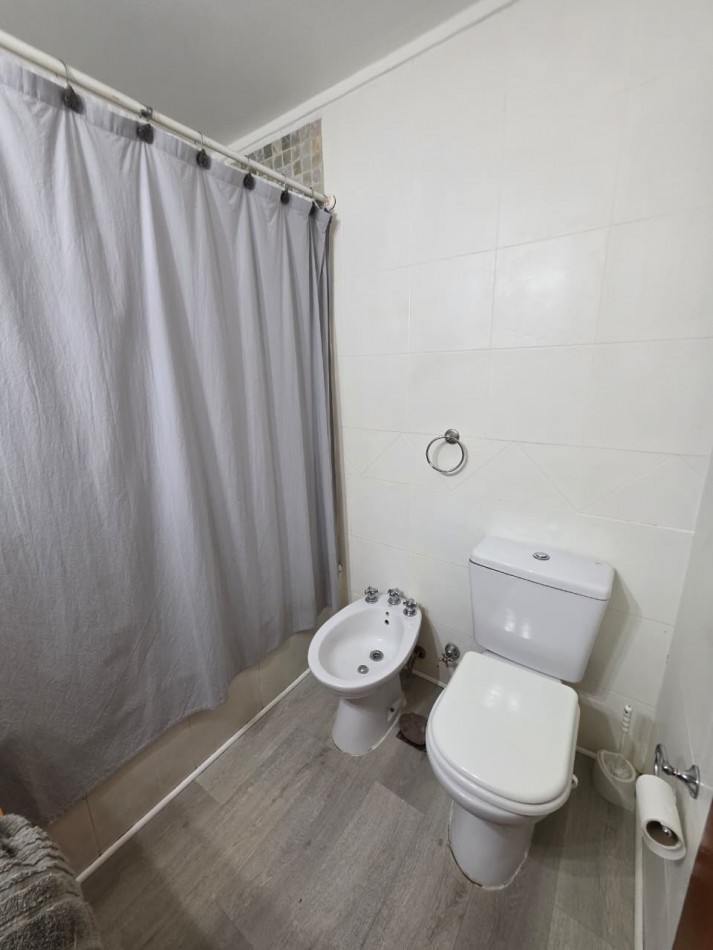 Carhue 1300. PH 3 ambientes.