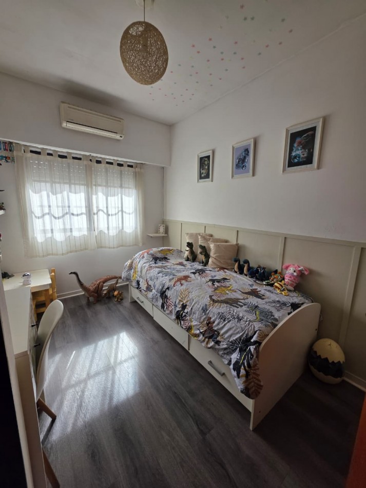 Carhue 1300. PH 3 ambientes.