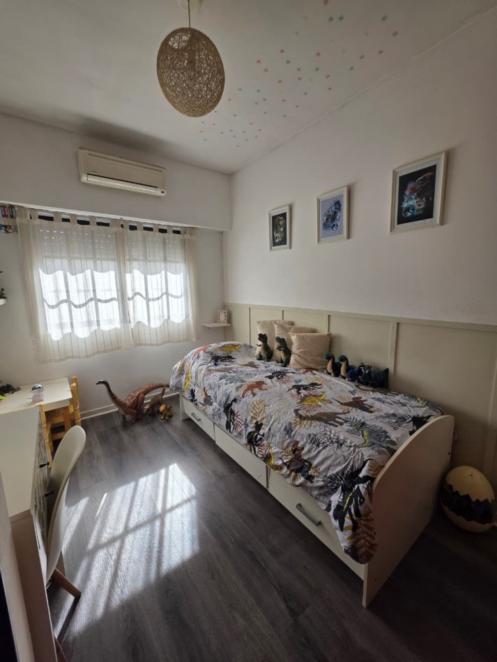 Carhue 1300. PH 3 ambientes.