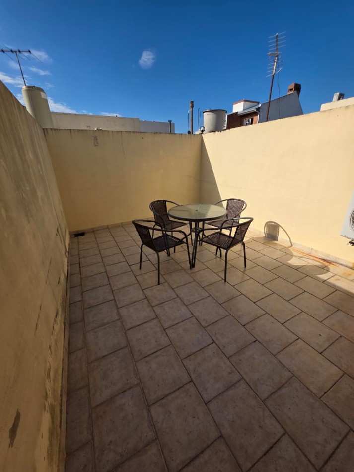 Ulrico Schmidl 6800. PH 3 ambientes en duplex.