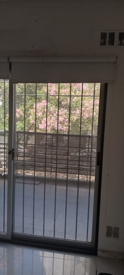 Ramon Falcon 5500. Departamento 3 ambientes con cochera descubierta y baulera,