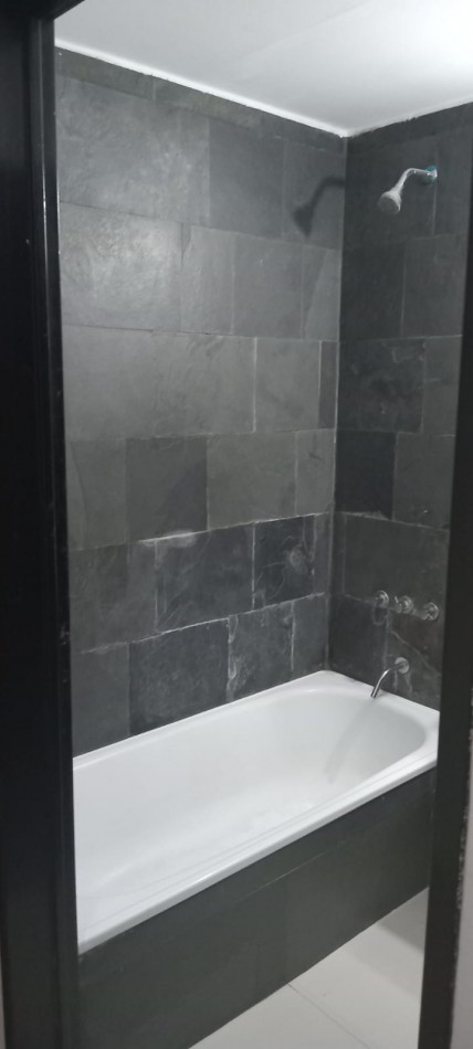 Ramon Falcon 5500. Departamento 3 ambientes con cochera descubierta y baulera,