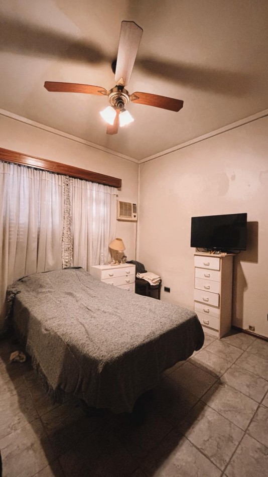 Alpatacal 6600. Casa 4 ambientes con patio y garage.