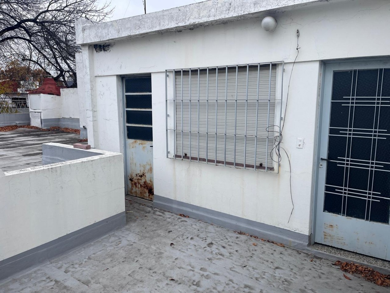 San Pedro 4800. PH 3 ambientes al frente.