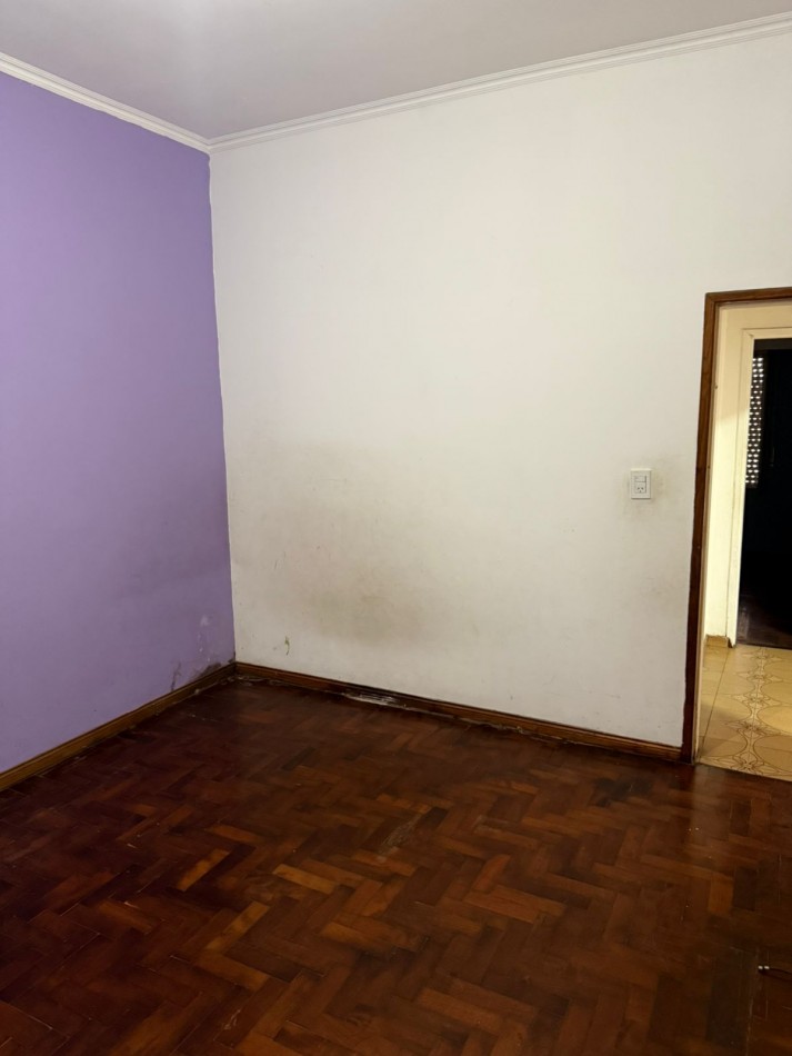 Rivera Indarte 2300. Casa multifamiliar