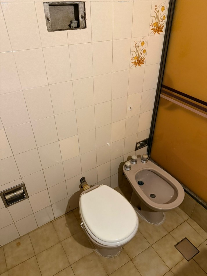 Rivera Indarte 2300. Casa multifamiliar